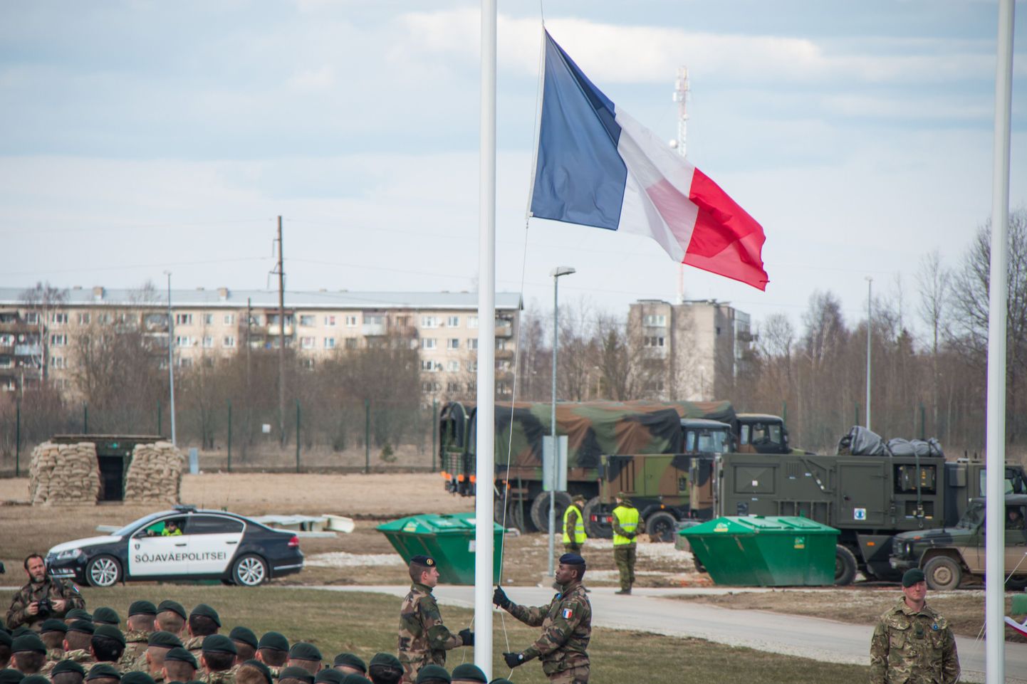 Prantsuse lipu heiskamine möödunud nädalal Tapal.