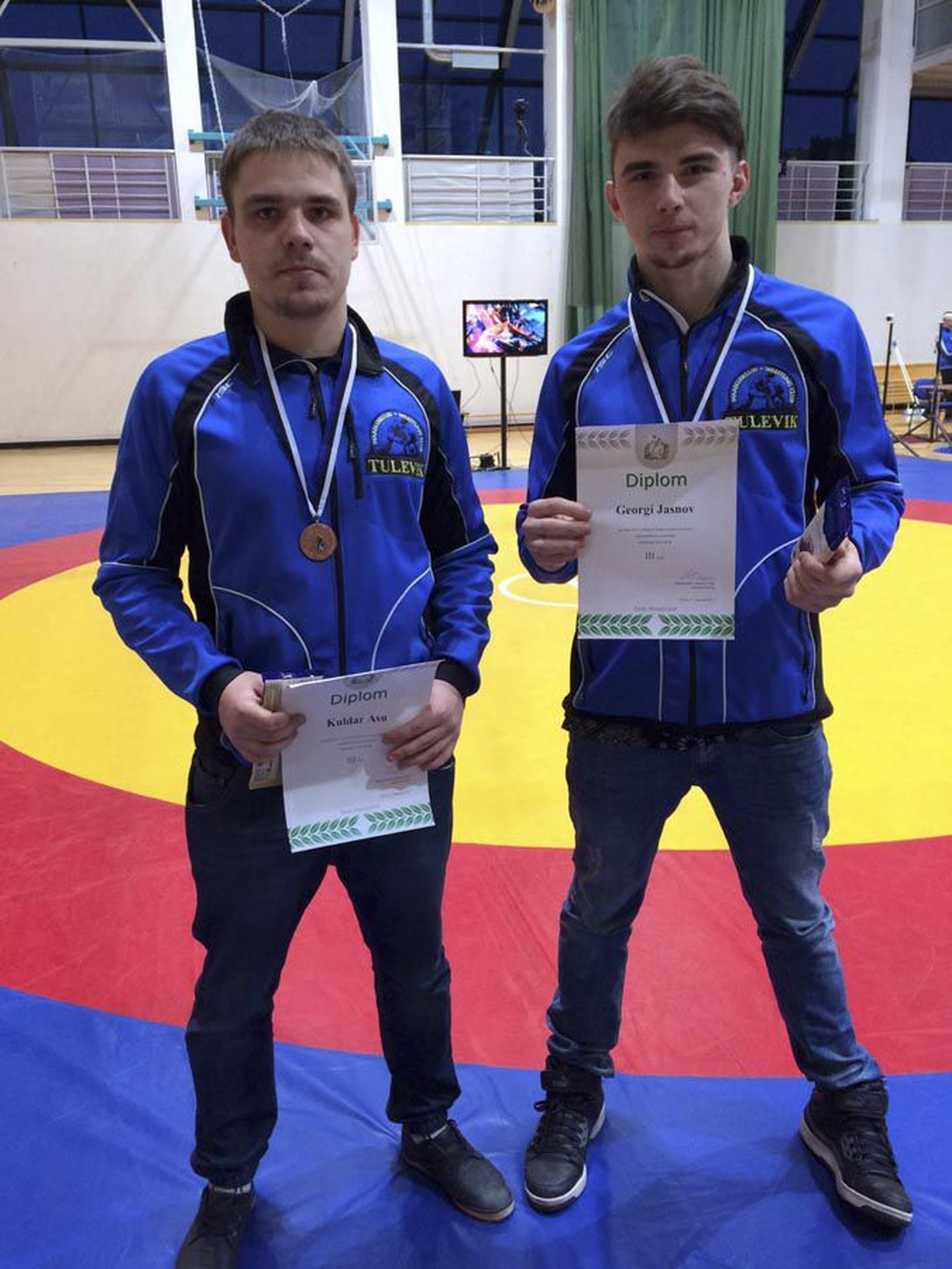Kümne sportlasega tiitlivõistlustele sõitnud Tuleviku klubi juunioridest pälvisid pronksmedali Georgi Jasnov (paremal) ja Kuldar Asu.