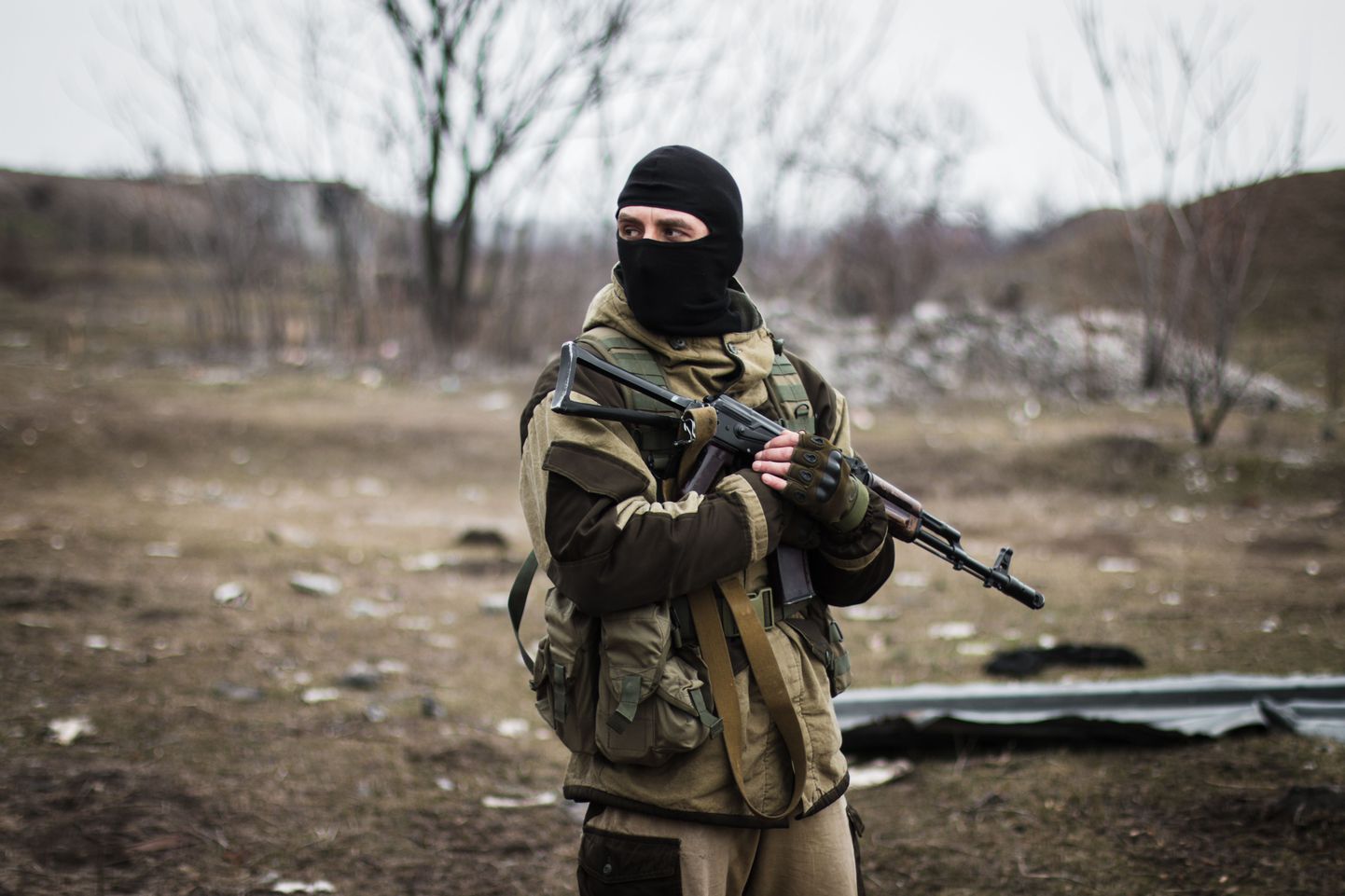 Mässuline patrullimas okupeeritud aladel Ida-Ukrainas.