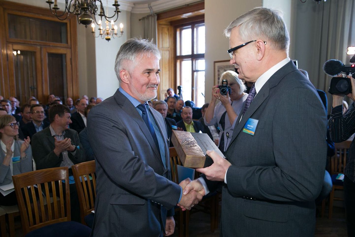 žürii valis aasta tippjuhiks Kõljala Põllumajandusliku osaühingu juhi Tõnu Posti.