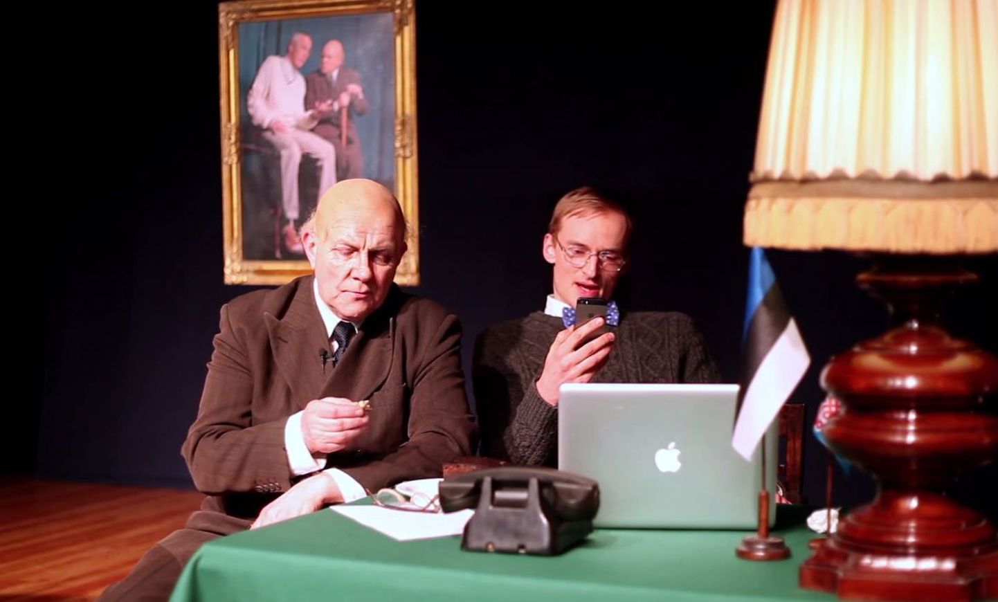 President Ilves õpetab aastapäeva puhul Ivan Oravale populaarset äppi kasutama