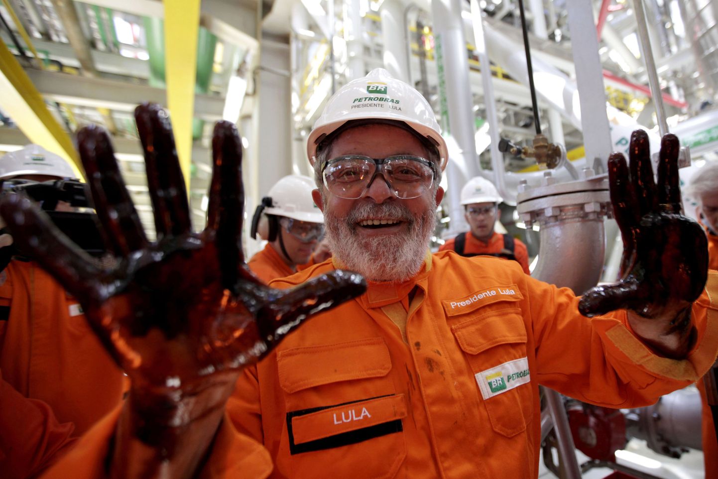 Brasiilia president Luiz Inacio Lula da Silva tegi käed naftaseks.