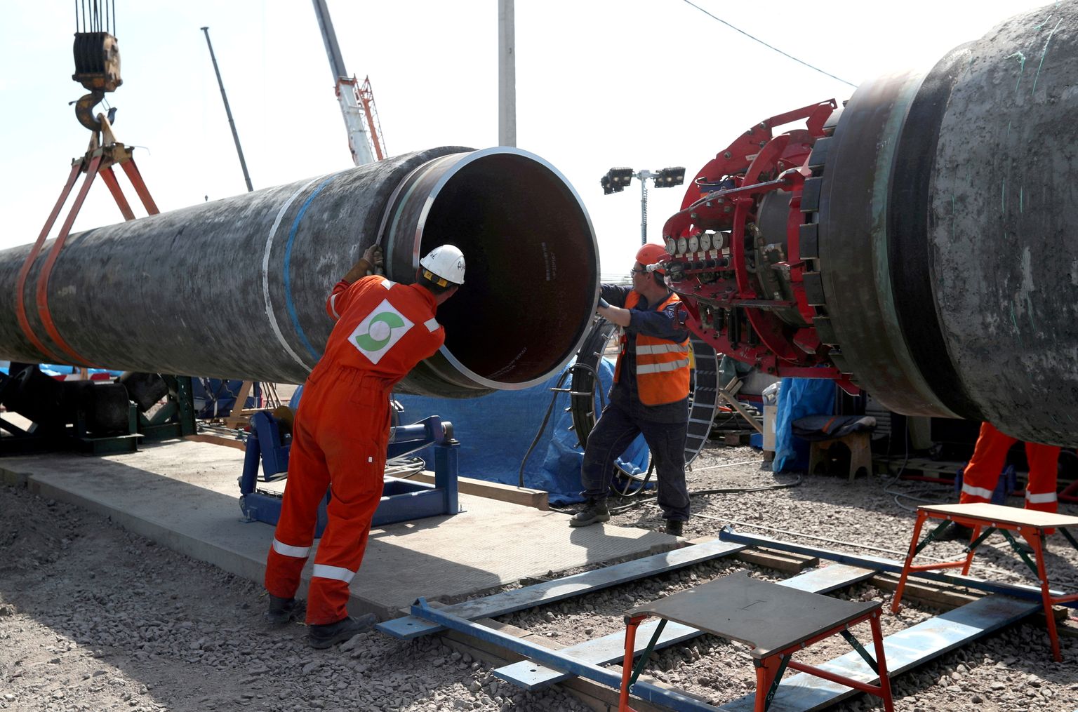 FILE PHOTO: Workers are seen at the construction site of the Nord Stream 2 gas pipeline, near the city of Kingisepp, Leningrad region, Russia, June 5, 2019. REUTERS / Anton Vaganov/File Photo