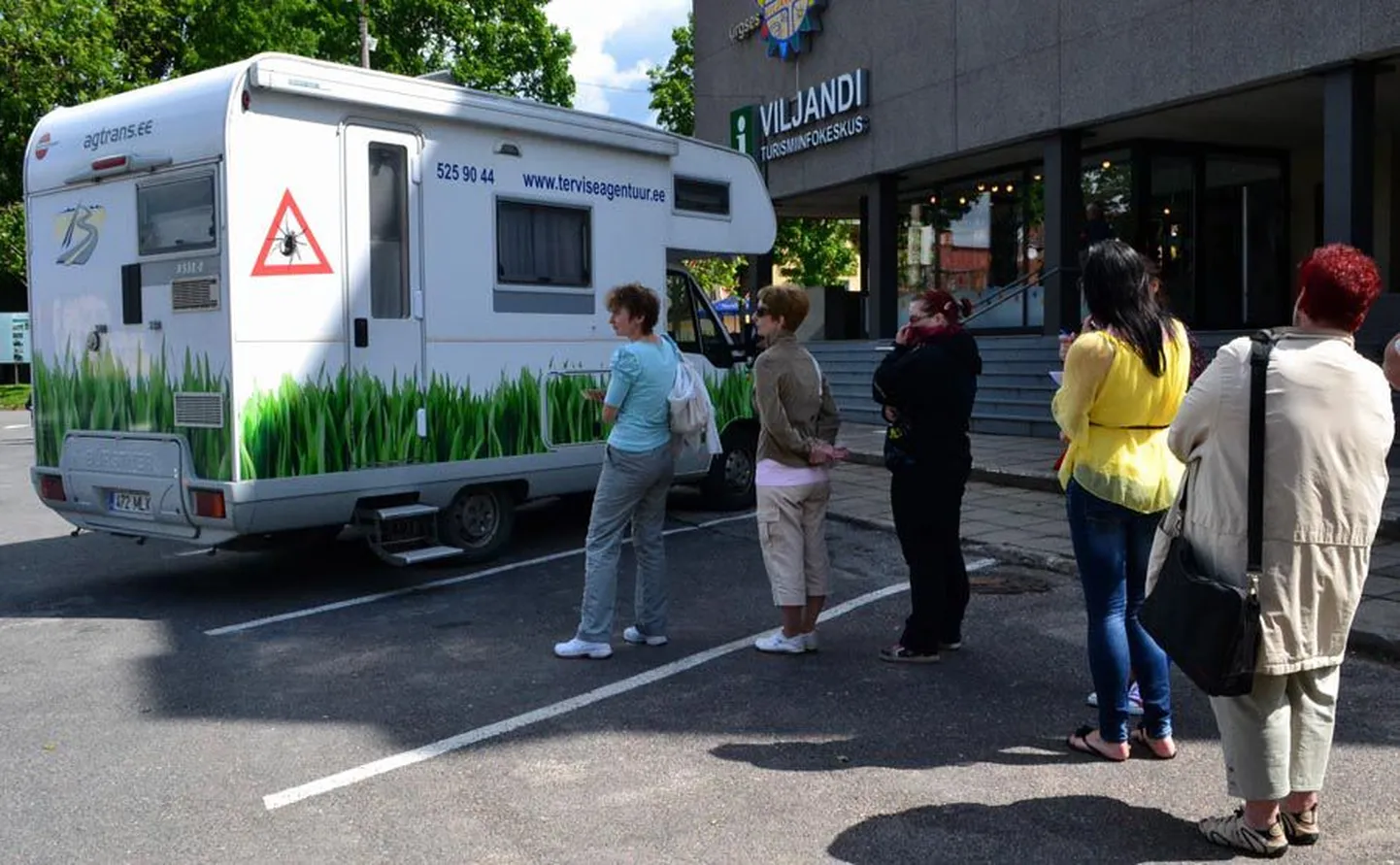 Vaktsiinibuss on Viljandis osutunud väga populaarseks.