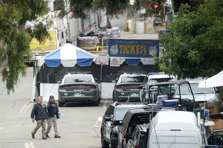 FBI esindajad Californias Gilroys, kus küüslaugufestivalil leidis aset tulistamine