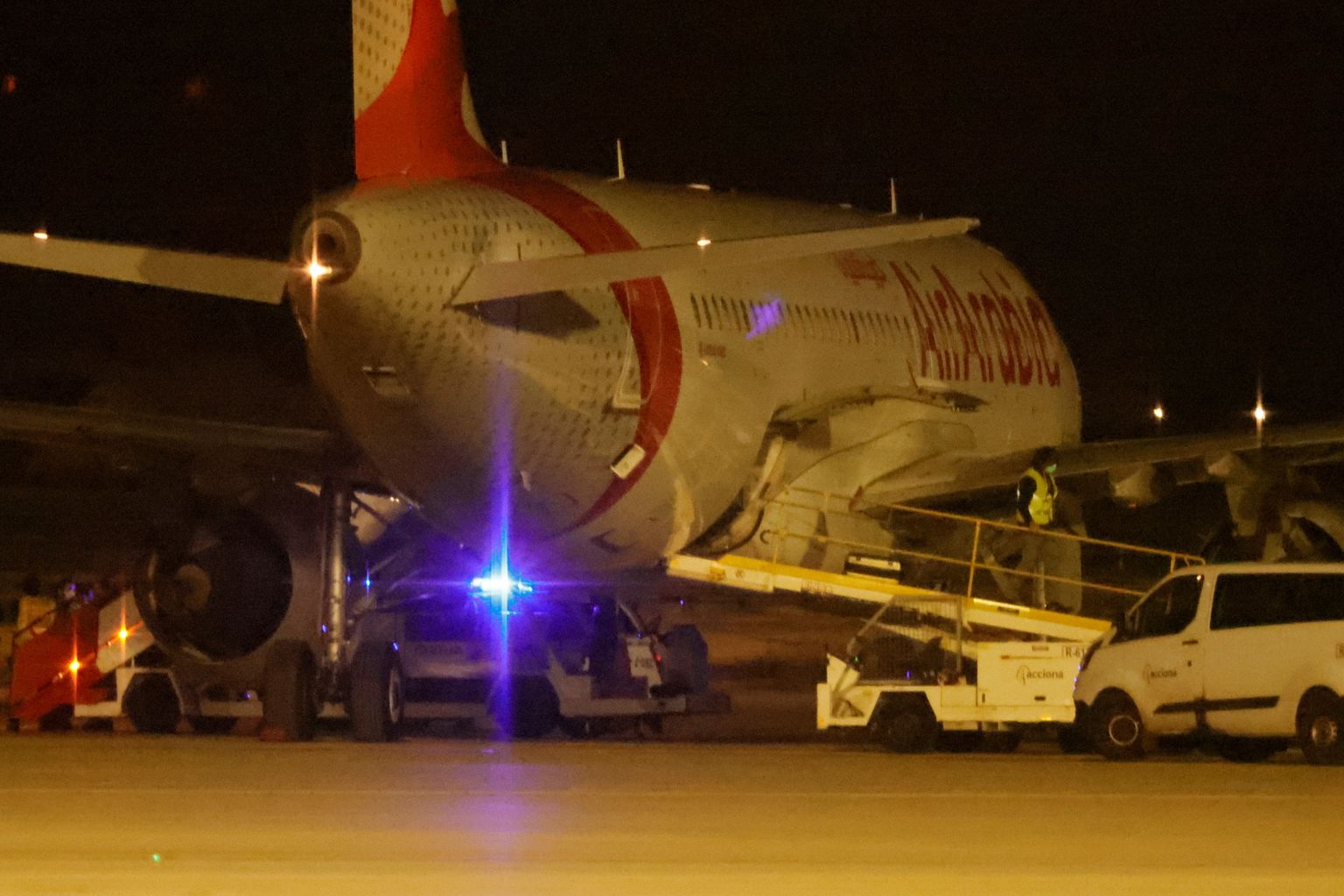 Air Arabic Marroci lennuk Palma de Mallorca lennuväljal, kus see haigust simuleerinud reisija tõttu hädamaandus.