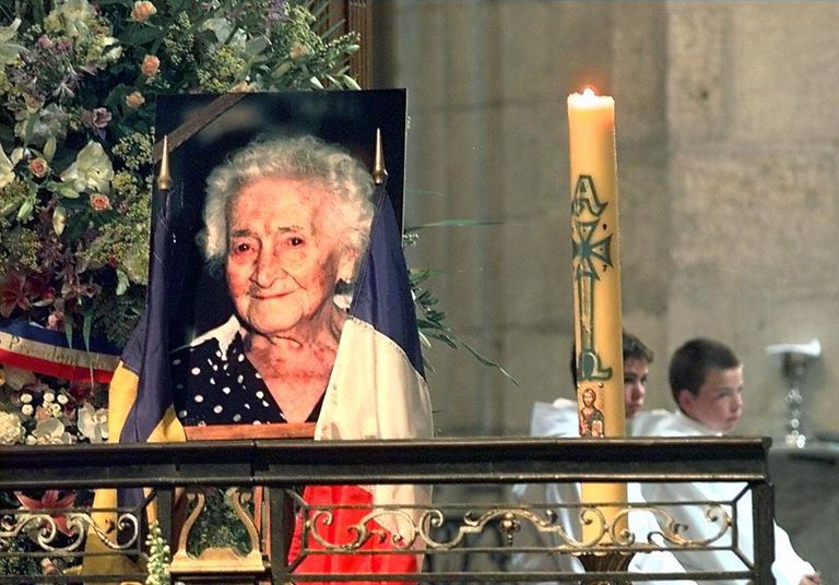 Jeanne Calment foto ta matusetalitusel Prantsusmaal Arles'is 7. augustil 1997