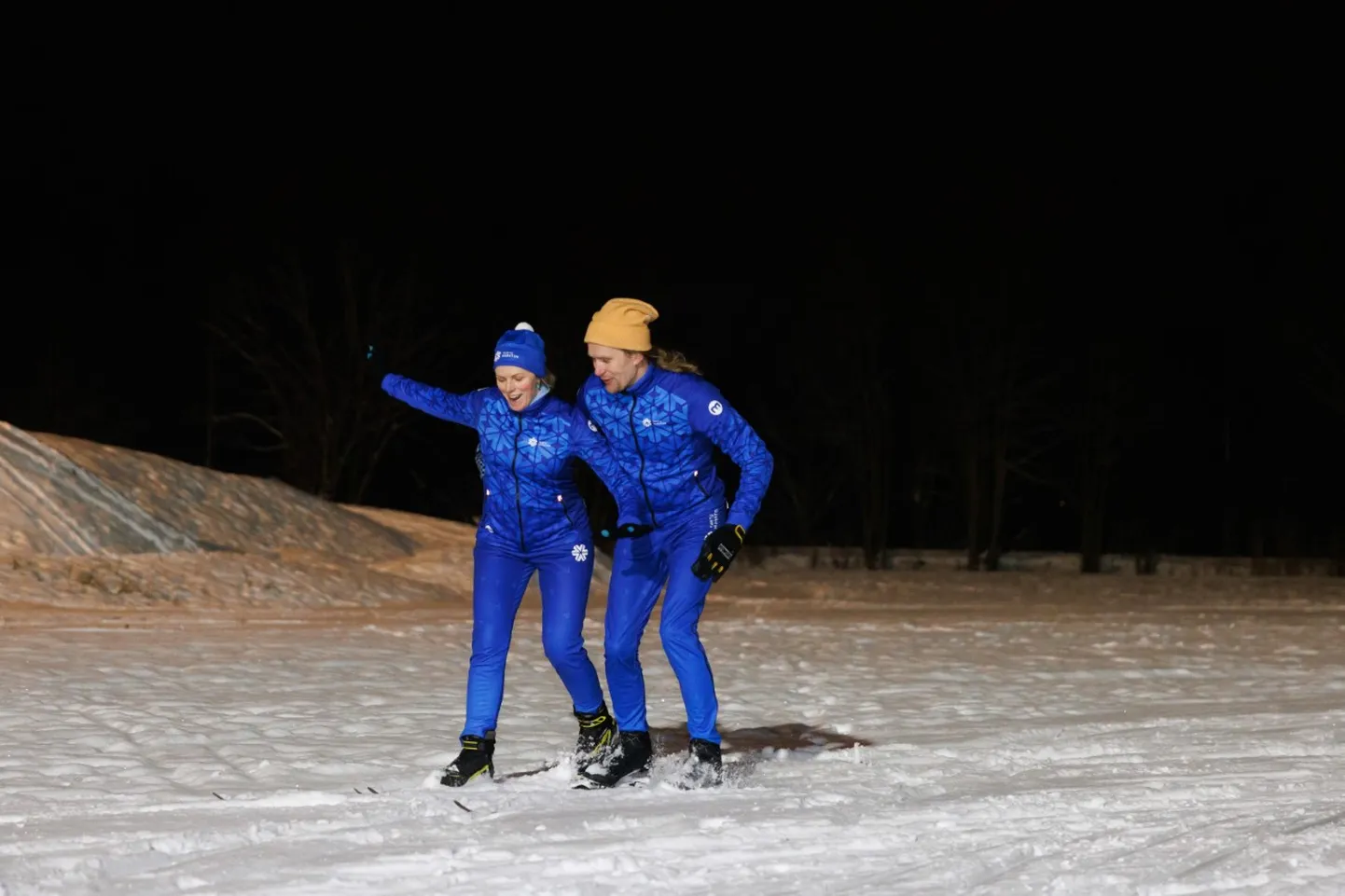 Kristiina Ehin ja Silver Sepp suusatrennis.
