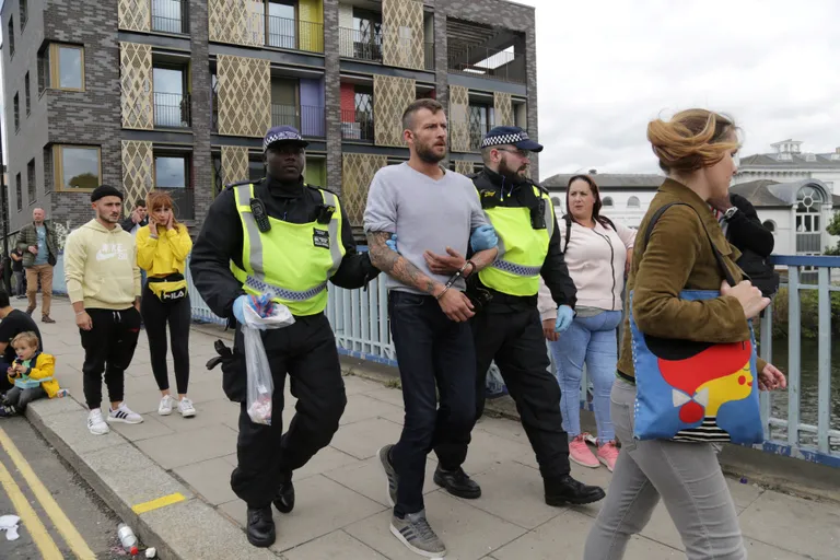 Londoni Notting Hilli karnevalil oli politseil palju tööd