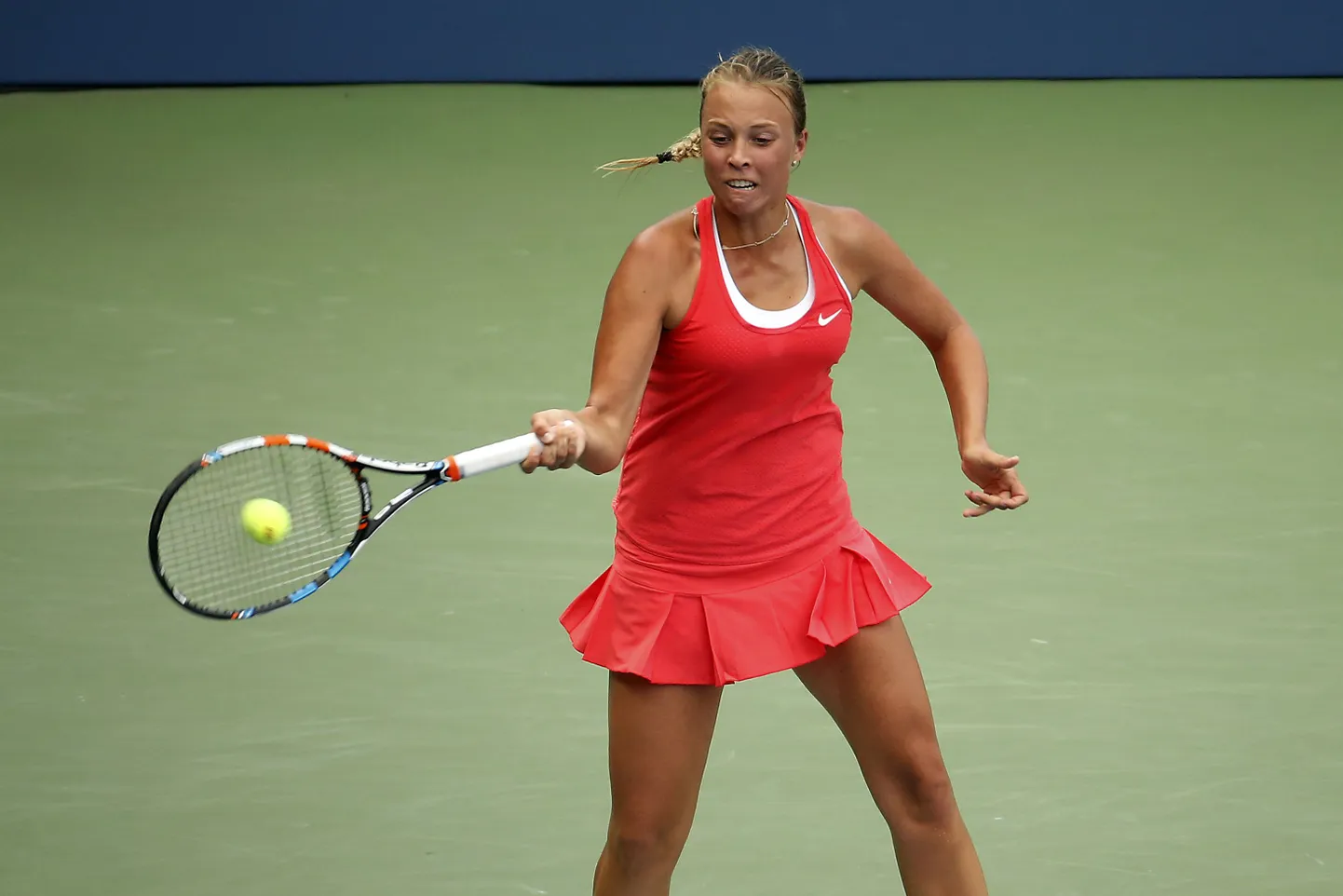 Anett Kontaveit alistas US Openi kolmandas ringis kolmes setis ameeriklanna Madison Brengle'i ja jõudis 16 parema hulka.