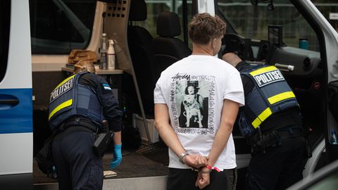 REPORTAAŽ ⟩ «Mu issi on rikas, sul on nii p.....». Lõviks joonud pidulised tahtsid politseiga rammu katsuda