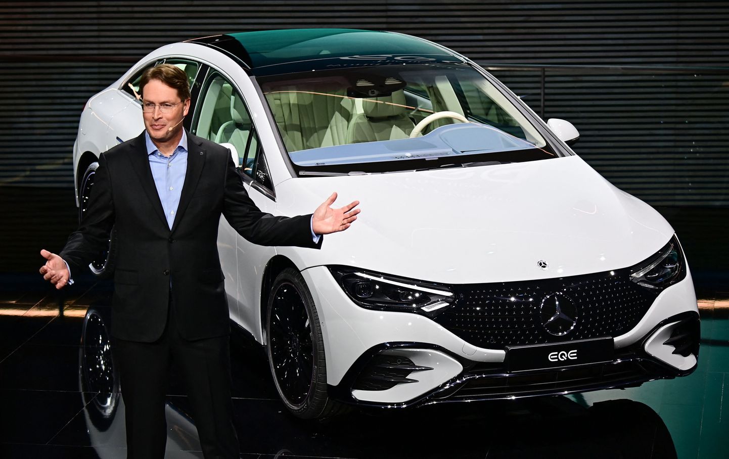 Daimleri juht Ola Kaellenius tutvustas septembri alguses Müncheni messil uut Mercedes-Benzi mudelit EQE.