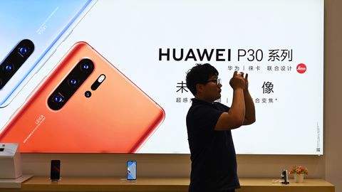Tele2 aus tunnistus: Huawei mobiilid müüvad alla ootuste