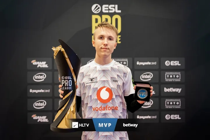 Parimaks mängijaks valitud e-sportlane Robin «ropz» Kool võitis 600 000 ...