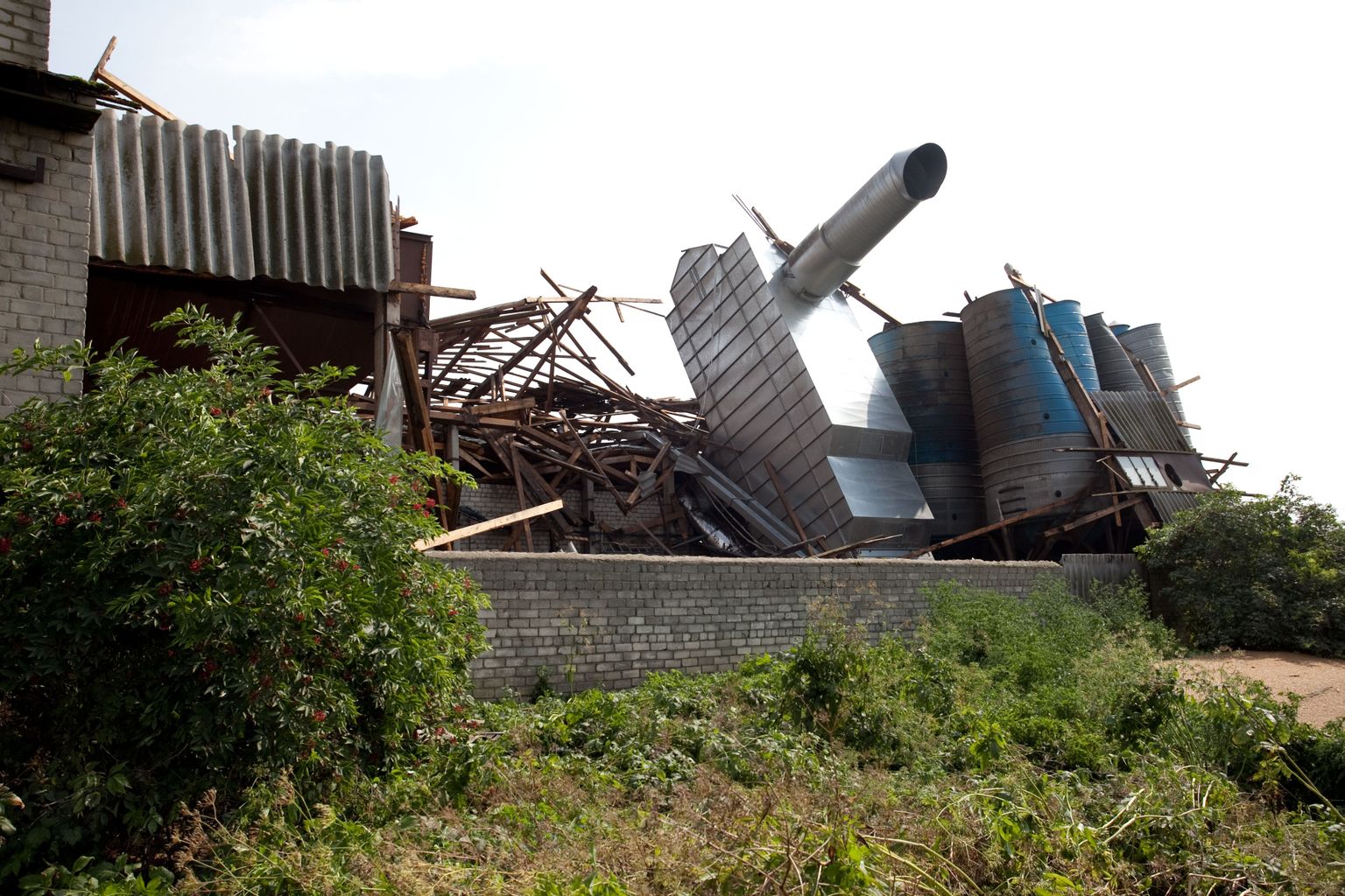 В 2010 году в Ярва-Яани смерч разрушил зерносушилку.