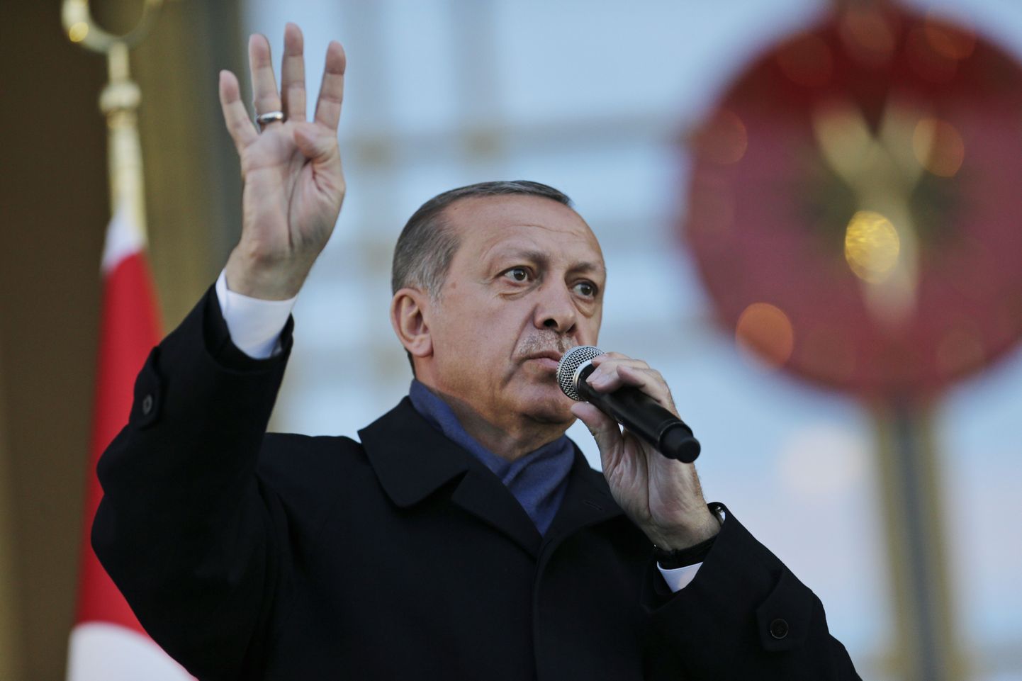 Türgi president toetajatele kõnelemas.