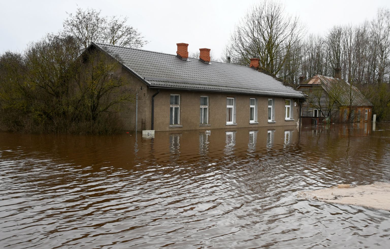Plūdi Jēkabpilī, kur ūdens līmenis Daugavā 14. janvāra rītā sasniedzis 8,92 metrus.