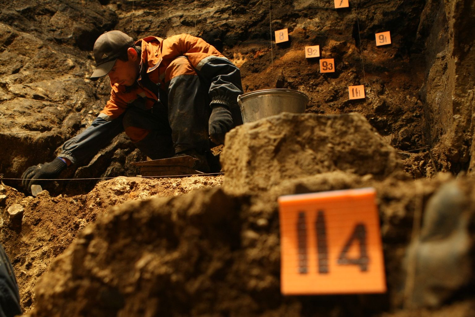 Väljakaevamised Denisova koopas.