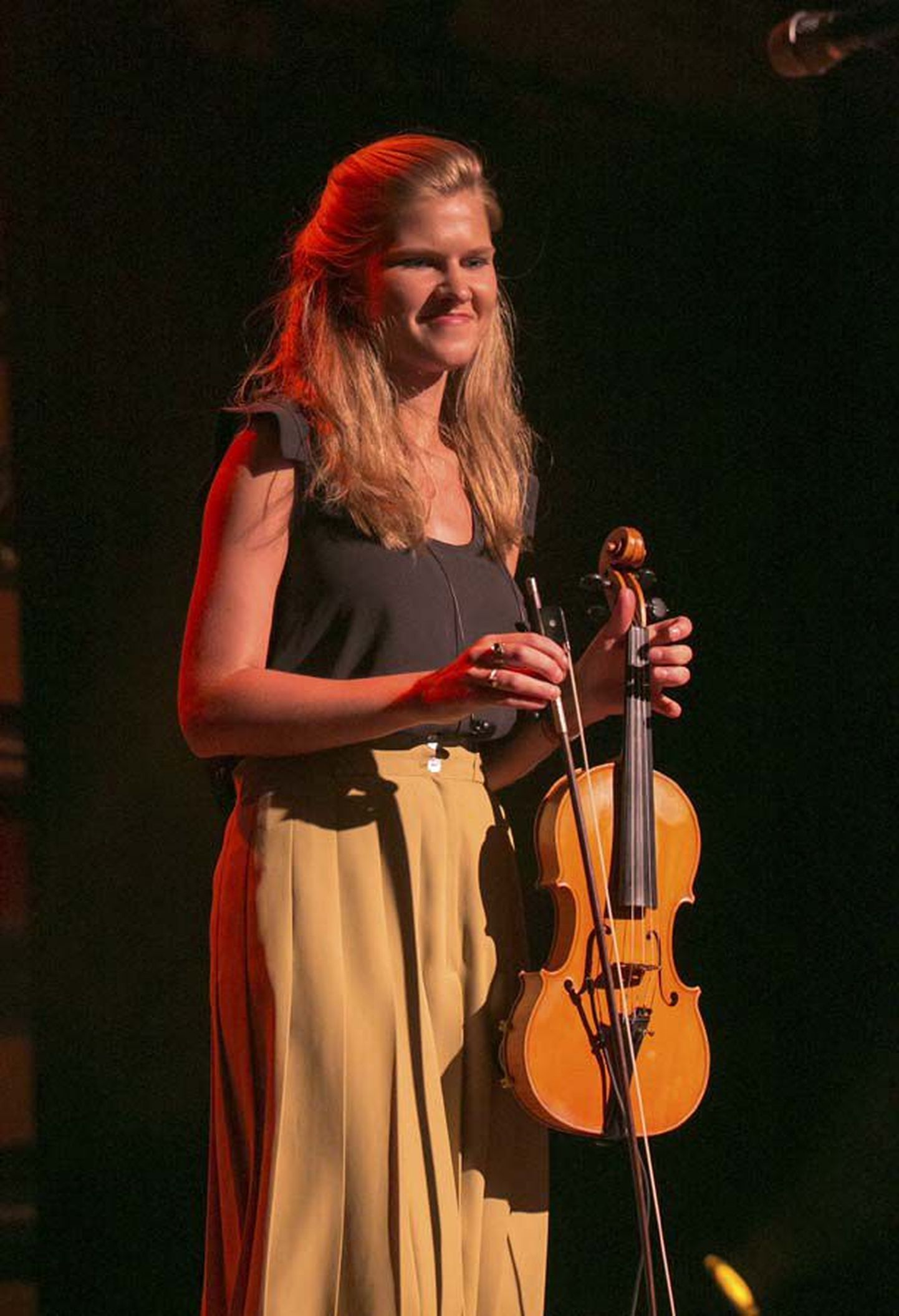 Viiuldaja ja laulja Maarja Nuut käis Prantsusmaal Eesti kultuurifestivalil.
