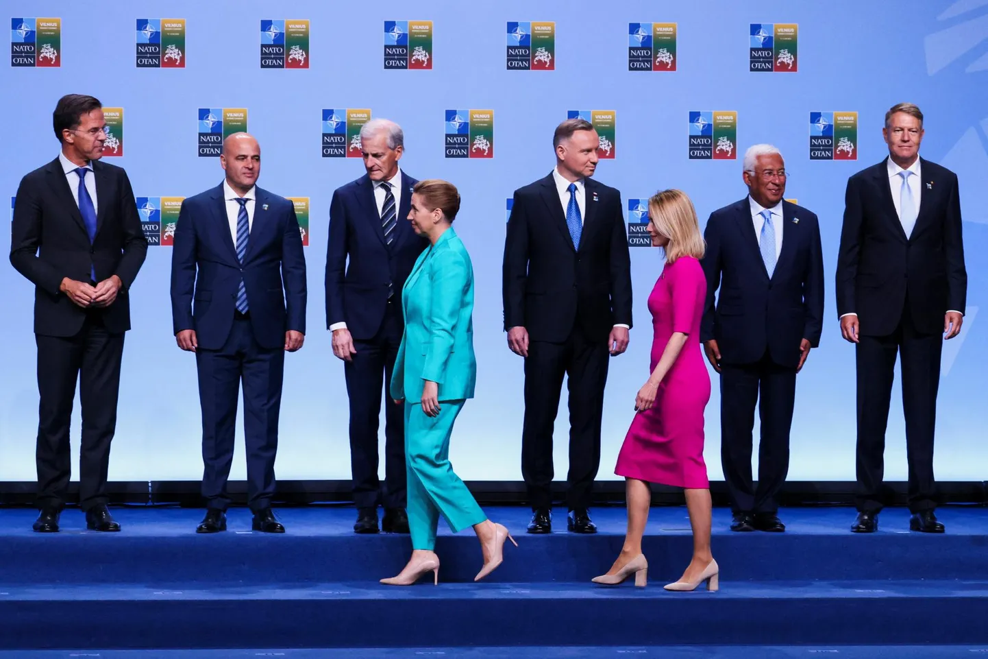 NATO liikmesriikide juhid Hollandi peaminister Mark Rutte, Põhja-Makedoonia peaminister Dimitar Kovacevski, Norra peaminister Jonas Gahr Store, Polola president Andrzej Duda, Portugali peaminister Antonio Costa, Rumeenia president Klaus Iohannis, Taani peamininister Mette Frederiksen ja Eesti peaminister Kaja Kallas end perepildile seadmas. Vilnius, Leedu. July 11, 2023. REUTERS/Yves Herman
FOTO: Yves Herman