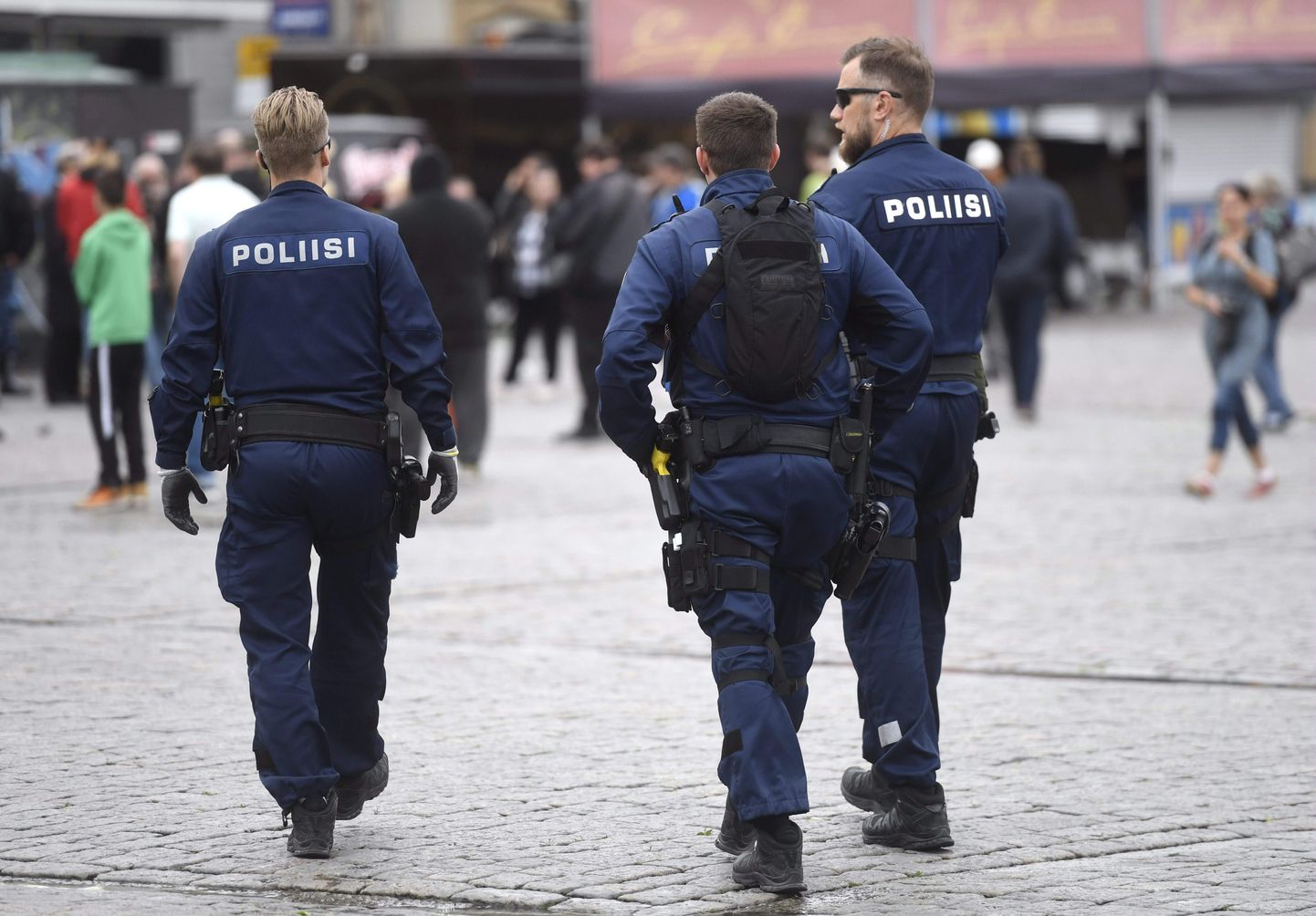 Soome politsei teatel ründas 34-aastane mees oma endist abikaasat, abikaasa sõpra ja oma kolme alaealist last.