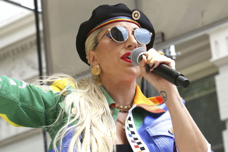 Lady Gaga esinemas 28. juunil New Yorgis Greenwich Village'is