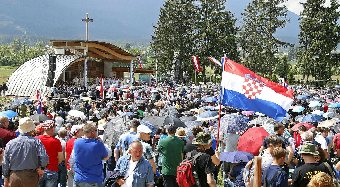 Mälestusüritus kommunistidest partisanide ohvriks langenud Horvaatia natsikollaborantide ja tsiviilisikute mälestuseks 2018. aastal.