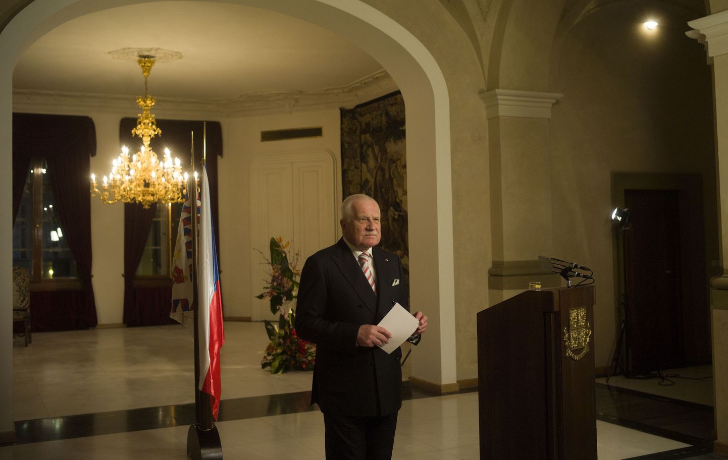 Václav Klaus eile Prahas presidendilossis ootamas, millal ta saab pidada oma viimase kõne riigi juhina.