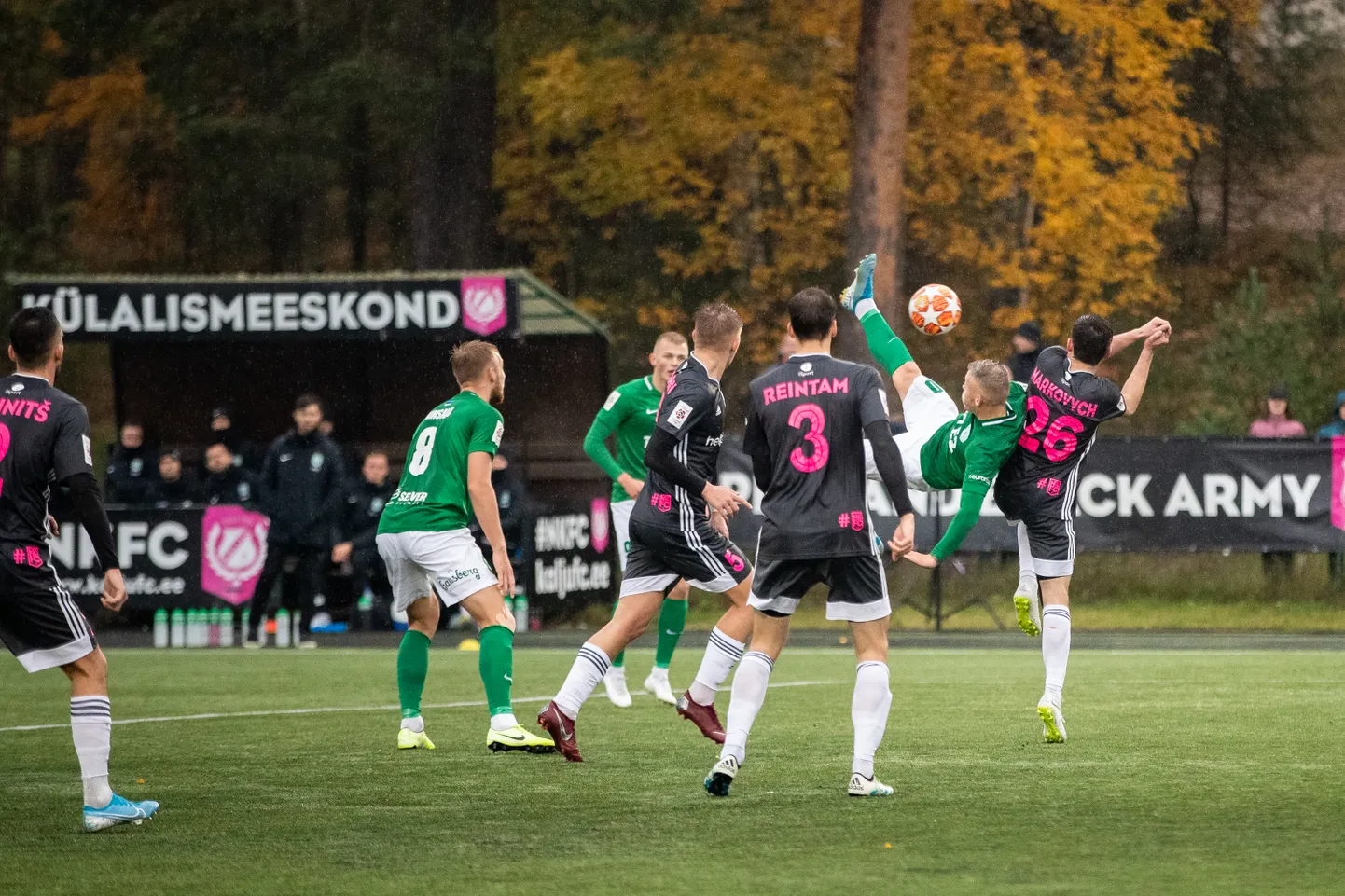 Nõmme Kalju vs FC Flora Hiiu staadionil.