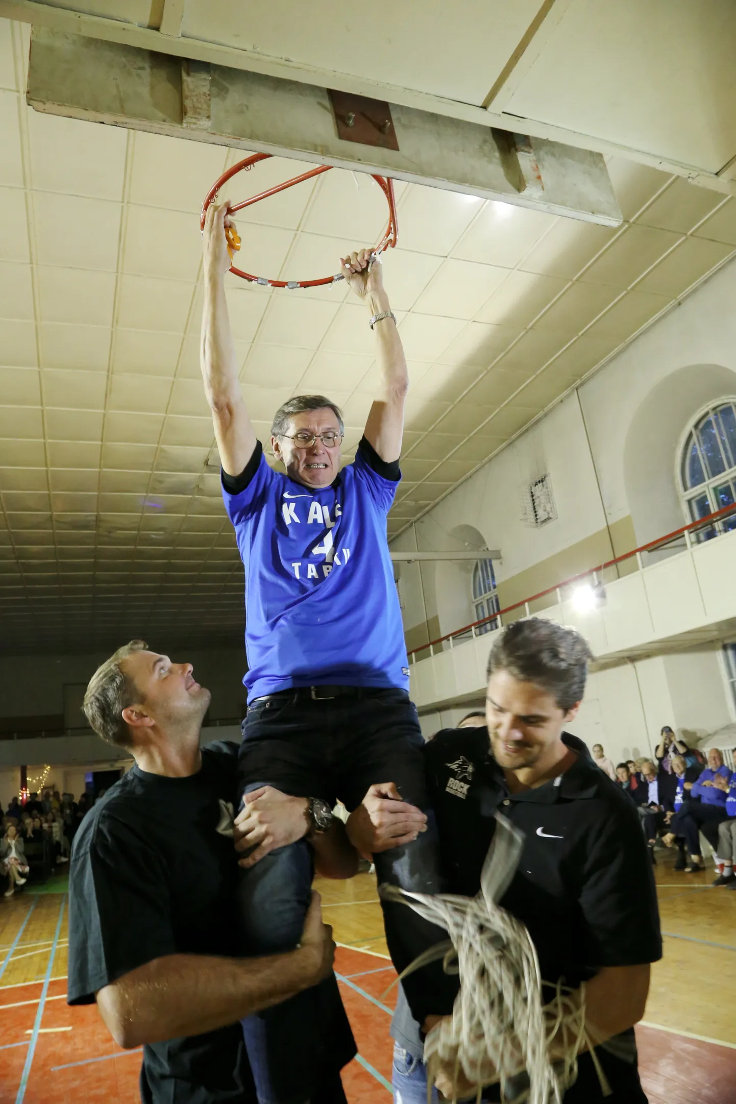 Asko Paade ja Marek Doronini õlgade peal on Anatoli Krikun.