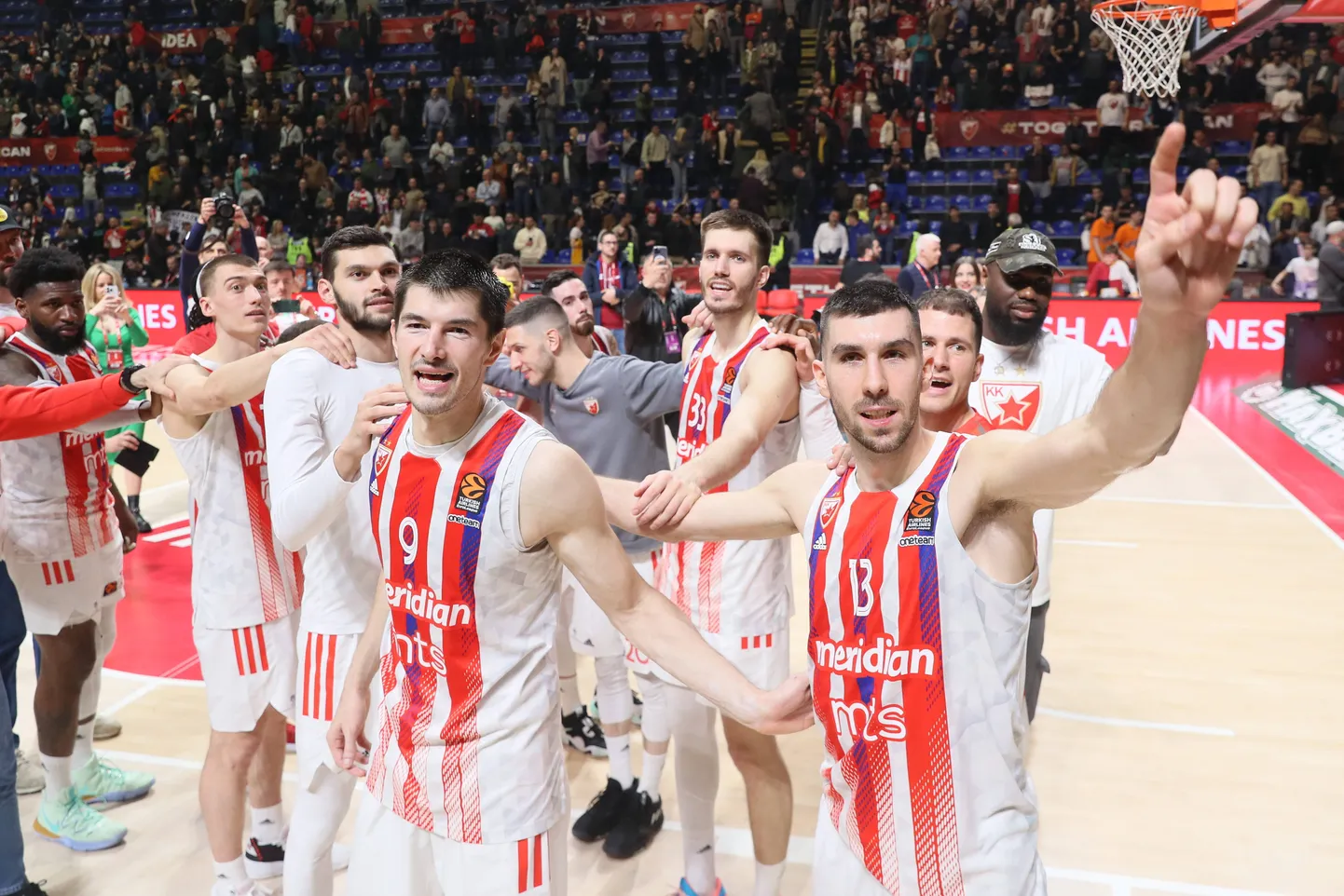 Belgradi Crvena zvezda mängumehed eelmisel hooajal. Mõni pildilolevatest esindab klubi ka tuleval hooajal, mõni mitte.