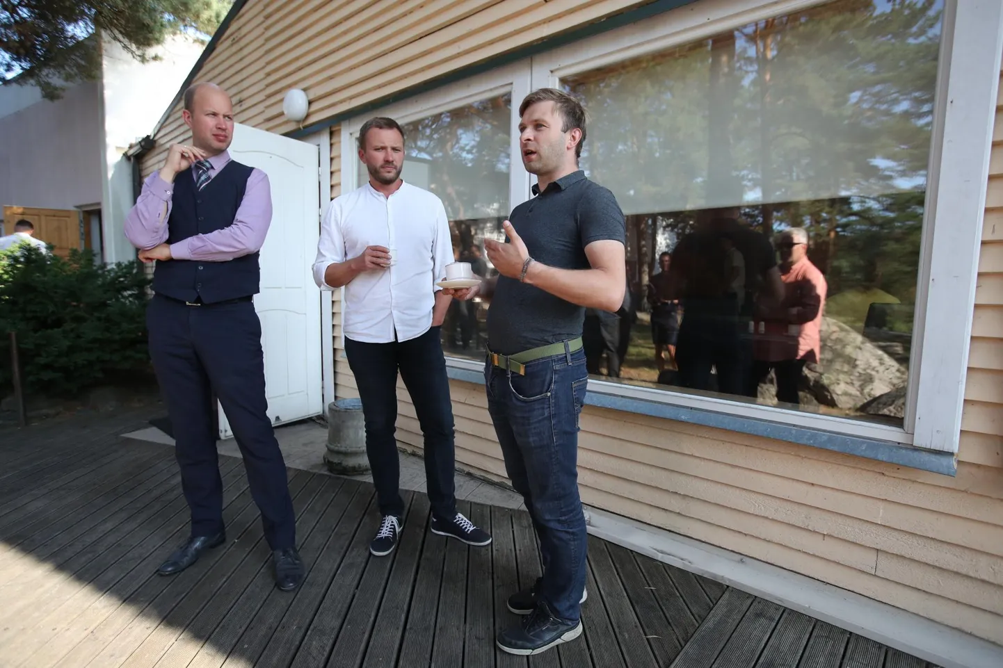 Pedase puhkekülas tegid ettekande Põlva endine maavanem Igor Taro (vasakult), riigikogu liige Margus Tsahkna ja Arengufondi kunagine juht Pirko Konsa.