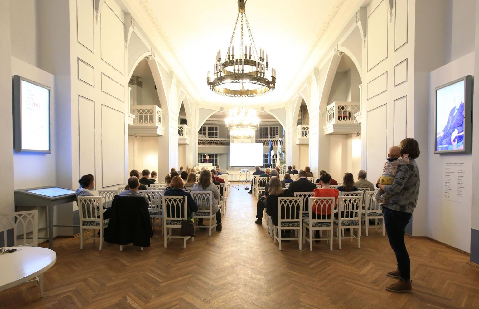 SA Postimehe Fond esitles mullu novembris Tartu Ülikooli muuseumi valges saalis Noor-Eesti humanitaar- ja sotsiaalteaduste teadusgranti.
