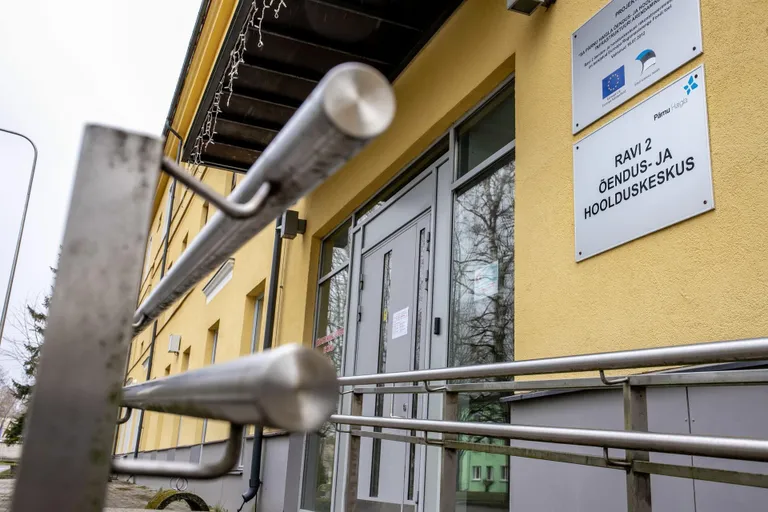 Pärnu haigla õendus- ja hoolduskeskuse kliendid peavad külalisi veel paar nädalat ootama.