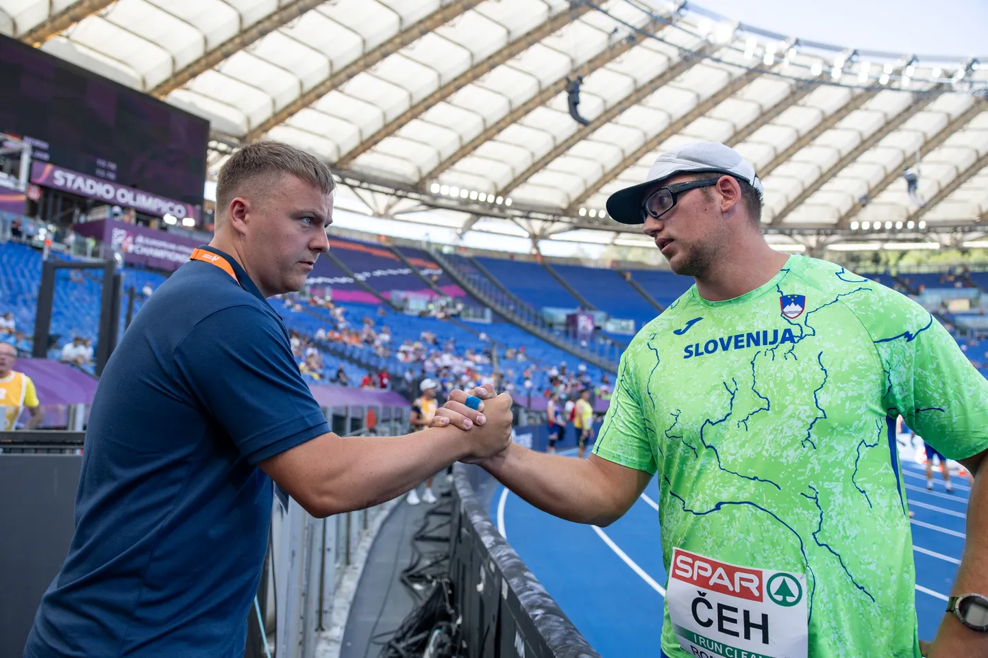 Kristjan Čeh (paremal) ja tema treener Mart Olman juunis toimunud EMil.