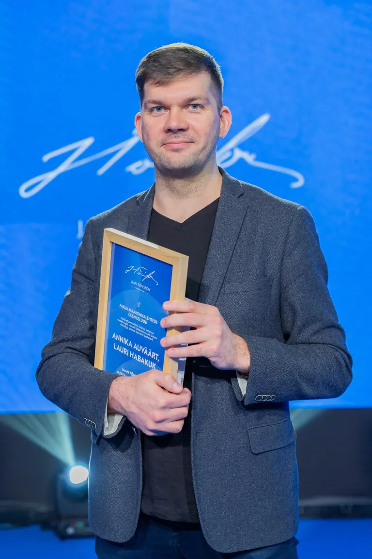 Pärnu Postimehe tegevtoimetaja Lauri Habakuk pälvis koos reporter Annika Auväärtiga parima maakonnalehtede olemusloo tunnustuse.