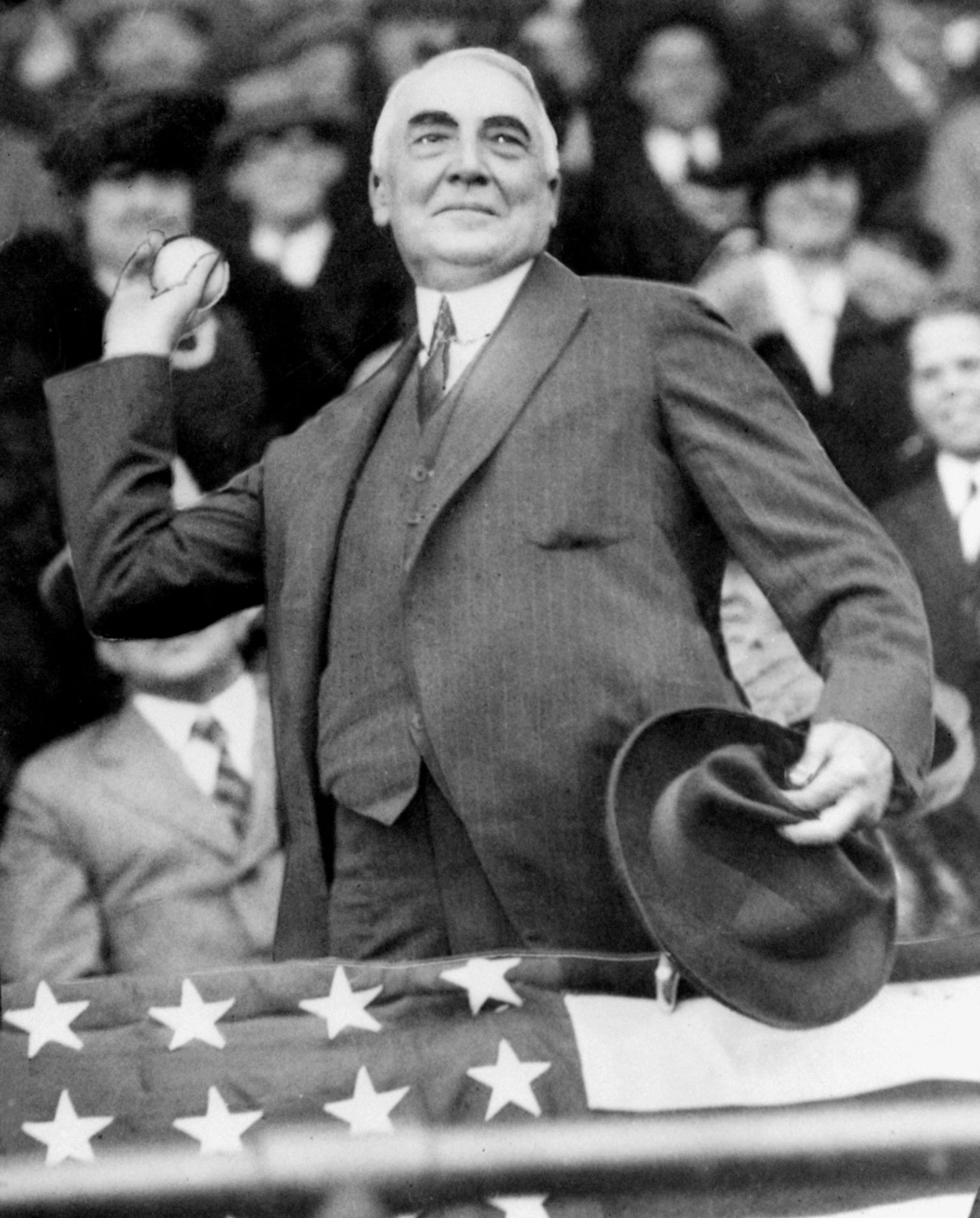 USA president Warren Harding 13. aprillil 1921 avamas Washingtonis pesapallihooaega