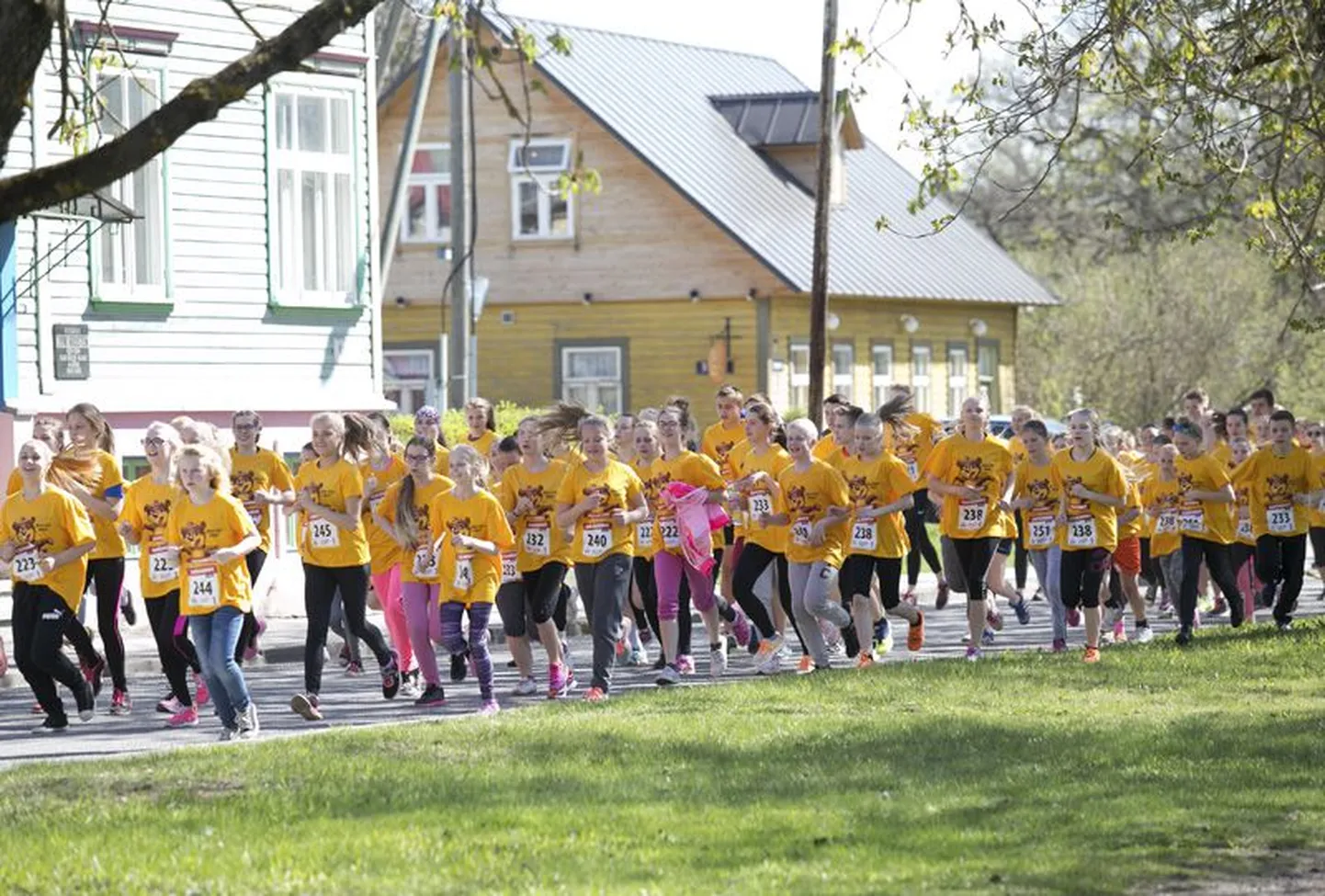 Täna toimus 21 Eesti linnas juba üheteistkümnendat korda heategevuslik teatejooks, millest võttis osa rekordiliselt üle 9500 lapse.