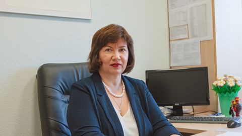Katri Raik plaanib linnapea kohast ilma jäädes Narva keeltelütseumi direktoriks kandideerida