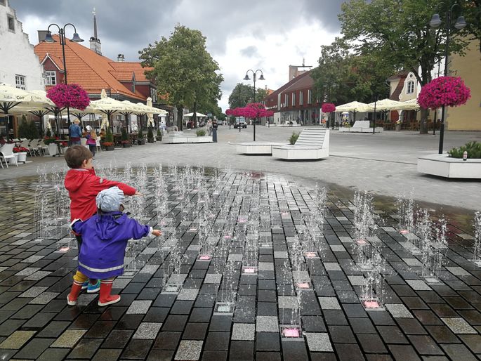 Kuressaare linna panevad särama päikesetunnid