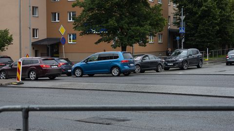 Suvised teeremondid tekitavad tipptunnil suuri ummikuid