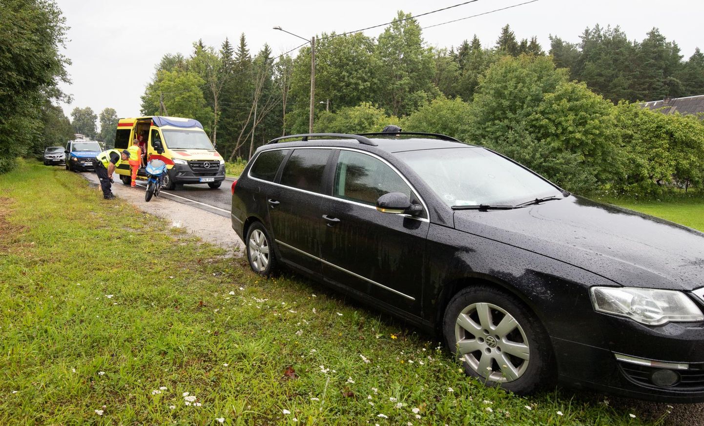 Rakveres Tartu tänaval sõitis mootorratas tagant otsa sõiduautole.