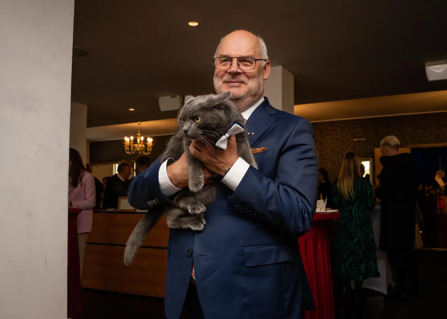 President Alar Karis Mustvees auhindade üleandmisel.