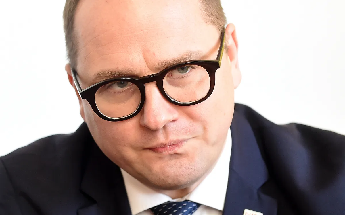 Раймонд Чударс