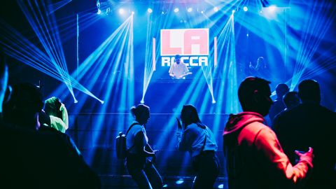 ИЩИ СЕБЯ НА ФОТО ⟩ 