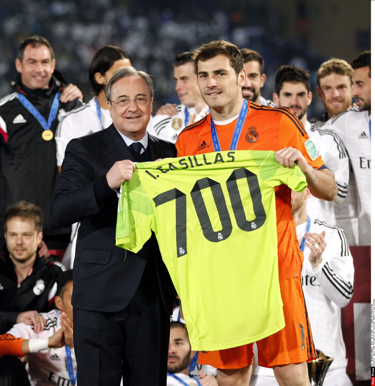 Iker Casillas (paremal) ja Florentino Perez.