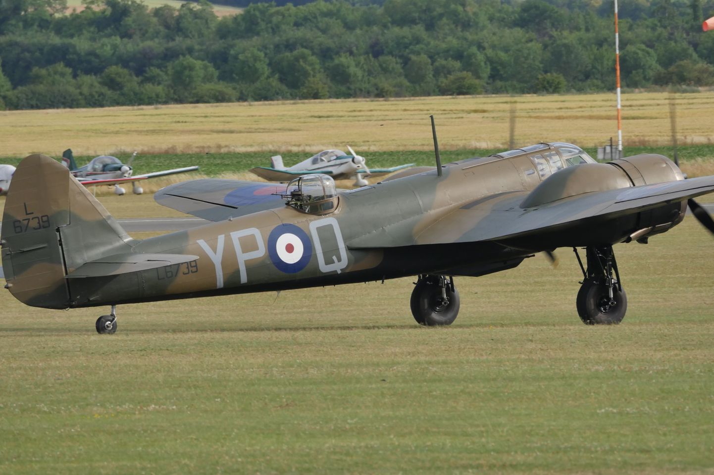 Briti teise maailmasõja aegne pommituslennuk Bristol Blenheim 11. juulil 2015 Duxfordi lennuväljal vanade lennukite šõul.