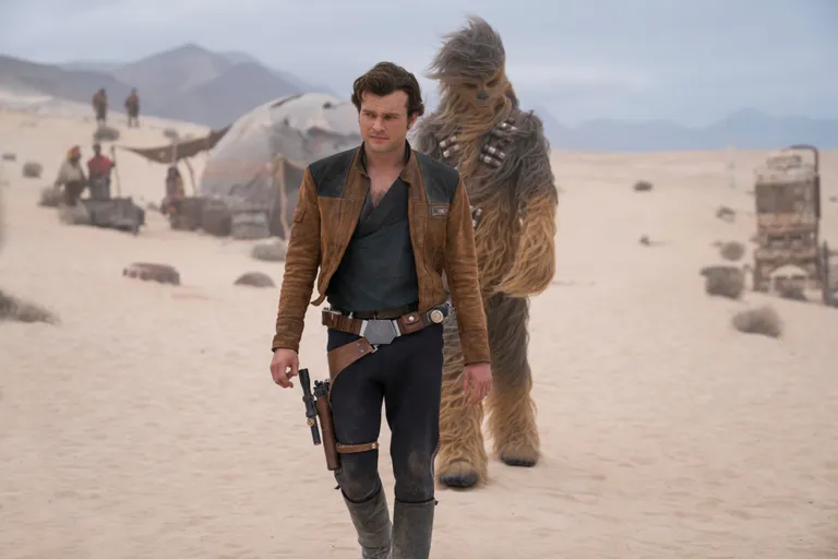 Kaader filmist «Solo: A Star Wars Story». Pildil Alden Ehrenreich ja Joonas Suotamo