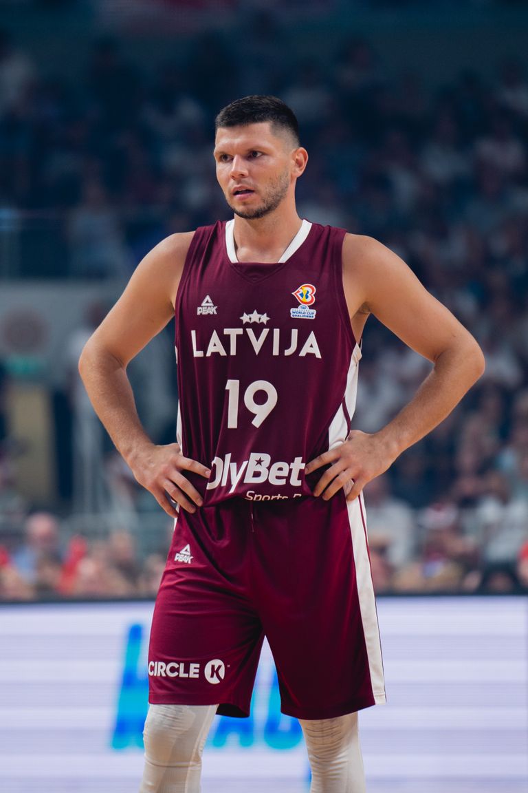 Latvijas basketbolists Rihards Lomažs