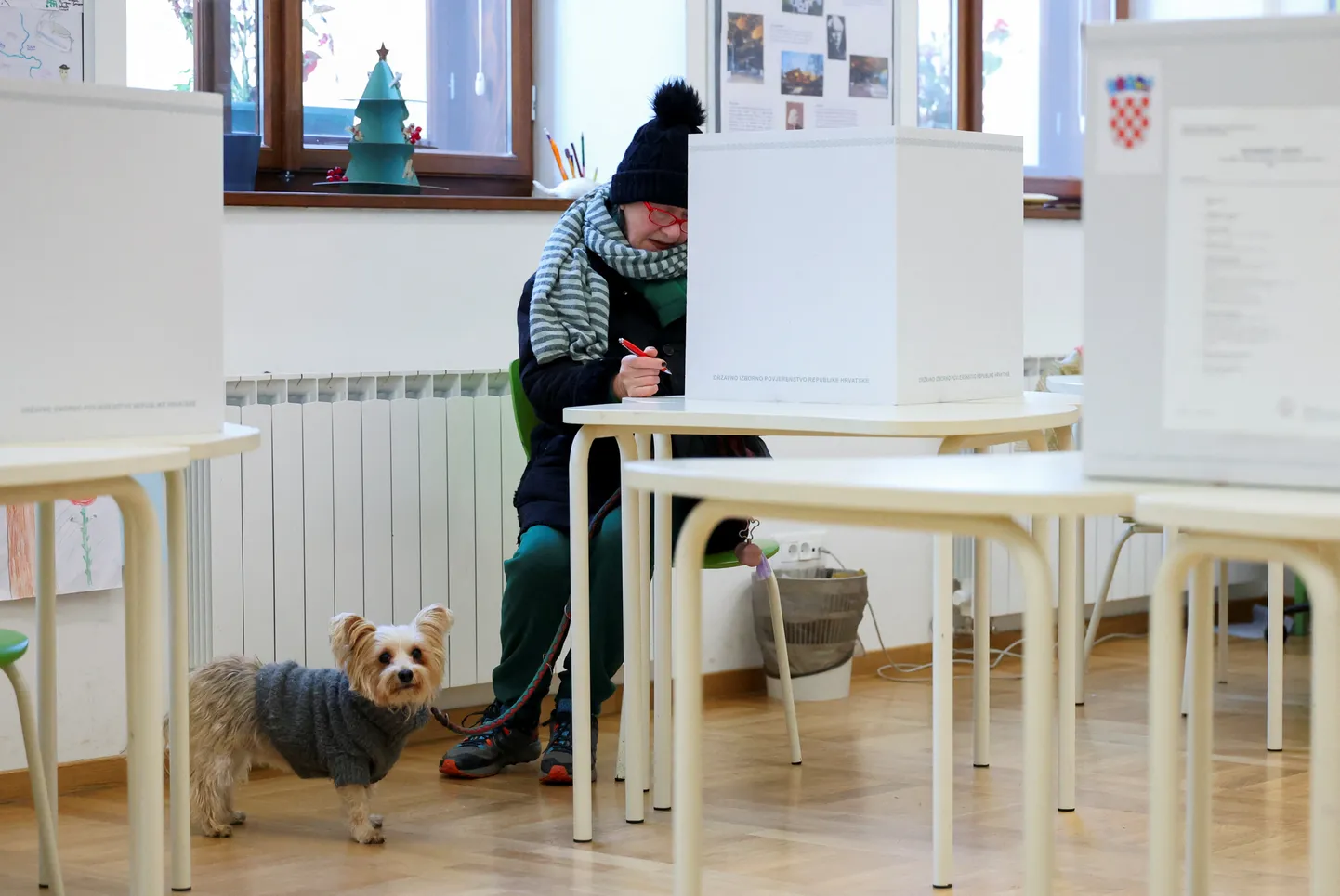 Horvaatias toimuvad presidendivalimised, valija hääletamas Zagrebis.